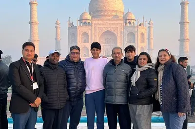 Witness Sunrise at Taj Mahal: A Private Agra Fort Day Tour from Delhi