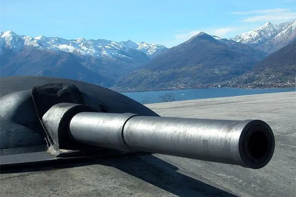 Uncover WWI History: Guided Tour of Forte Montecchio Nord on Lake Como