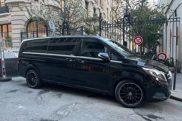 Effortless Disneyland Paris Transfers: Private & Punctual Rides