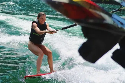 Lake Como Wake Adventure: Mastercraft Boat Charter
