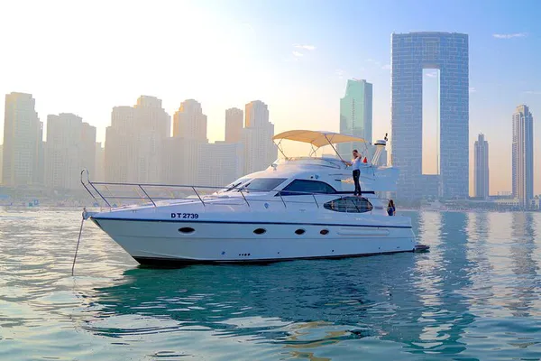 Dubai's Luxurious Private Yacht Cruise: Unforgettable Skyline Views