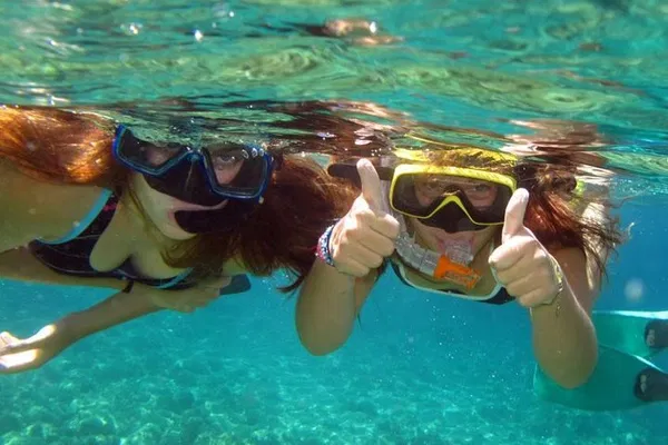 Discover Villefranche Bay's Underwater Wonders: A Snorkeling Adventure from Nice