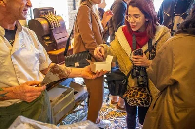 Brussels Food Tour: Chocolate, Beer & Waffles!