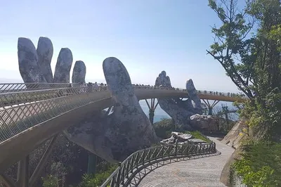 Golden Bridge Sunrise: Beat the Crowds & Capture Stunning Photos!