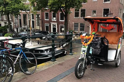 Amsterdam Pedicab Tour: Private City Highlights!