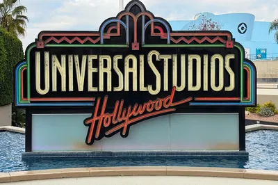 Stress-Free Universal Studios: Private Roundtrip Transportation for Your Group