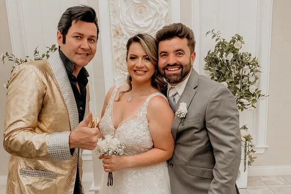 Get Hitched by the King: Elvis Wedding Bliss in Vegas!