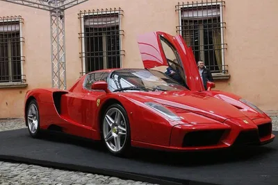 Venice to Florence: Ferrari & Balsamic Vinegar Private Tour