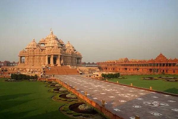 Akshardham Temple: A Spiritual & Architectural Marvel Tour