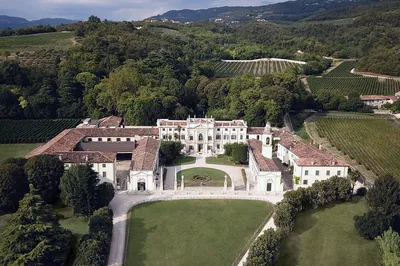 Unveiling Valpolicella's Essence: Amarone Chateau Tour & Wine Revelation