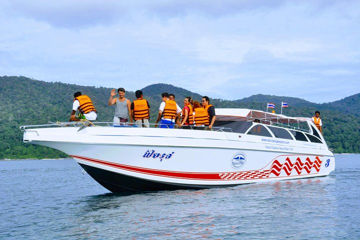 Island Hopper: Speed Boat from Koh Kradan to Koh Bulone!