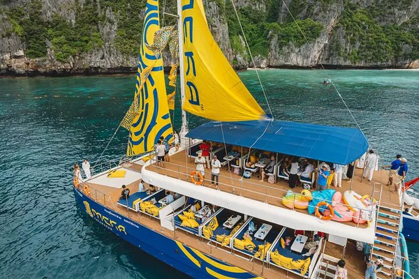 Luxury Phi Phi Sunset Catamaran: Krabi's Island Paradise!