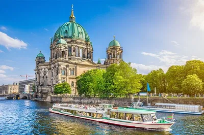 Berlin: Ancient Ruins & Monument Tour Package