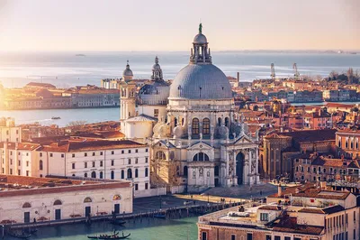 Venice Deluxe Tour: Ravenna Port to Gondola Bliss!