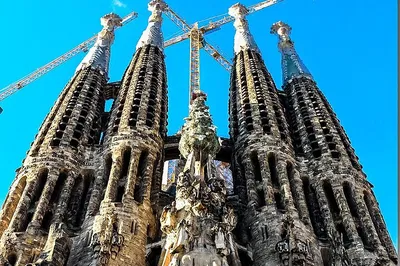 Barcelona City Tour: 10-Hour Private Ride with Hotel Pick-Up
