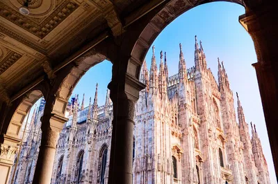 Stress-Free City Transfer: Florence to Milan Private Ride