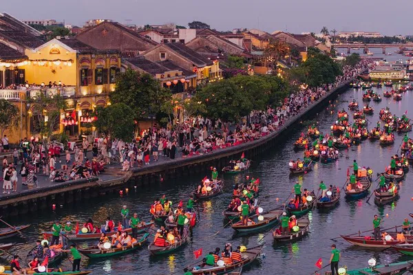 Hoi An Lantern Class & River Boat Trip: Craft & Wishes