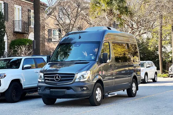 Charleston Luxury Tour: See the City in Style!