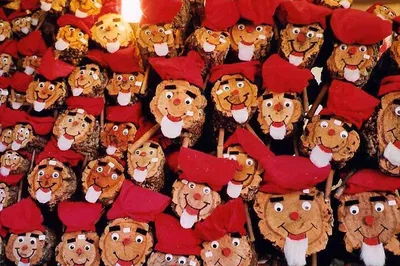 Barcelona Christmas Magic: Private Tour & Light Show!