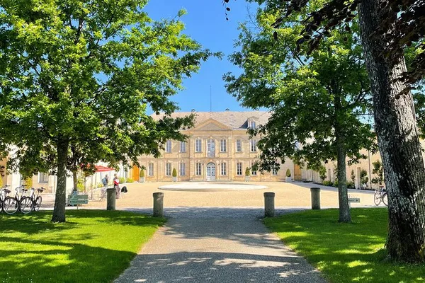 Bordeaux: Medoc or St-Emilion Wine Tour & Chateau