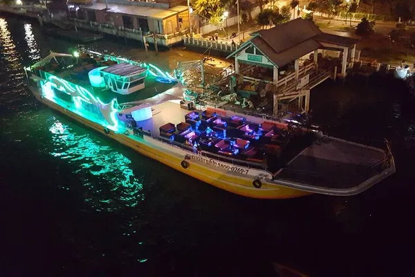 Bangkok's Dazzling Night: Yodsiam Party Boat Cruise!