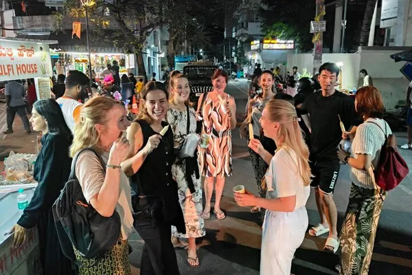 Bangalore Street Food Adventure: Taste the City's Soul