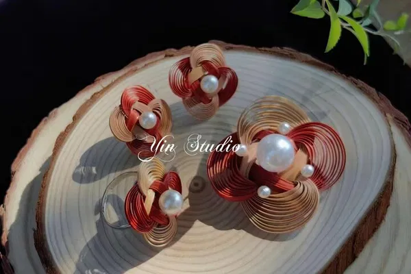 Craft Camellia Jewelry: Bamboo Weaving in Shanghai's Artistic Heart