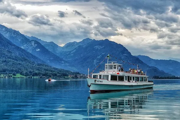 Interlaken Photo Walk: Discover Hidden Gems with a Local