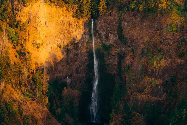 Multnomah Falls Air Tour: Soar Over Oregon's Waterfalls!
