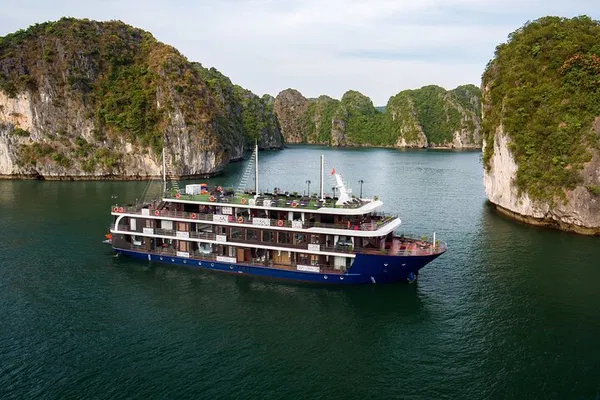 La Pandora Cruise: Luxurious Halong & Lan Ha Bay Escape