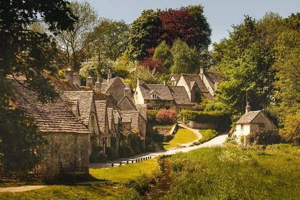 Oxford & Cotswolds Day Trip: Charming Villages & History