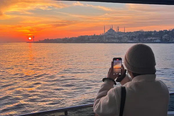 Istanbul Bosphorus Sunset Yacht Cruise: Unforgettable Views