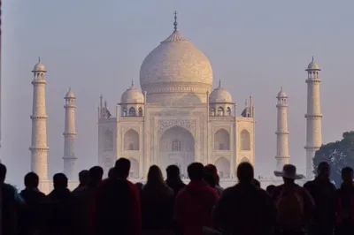 Unveiling Agra's Majesty: A Private Taj Mahal, Fort & Baby Taj Tour