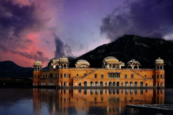Discover Jaipur's Majesty: A Personalized Half-Day Tour