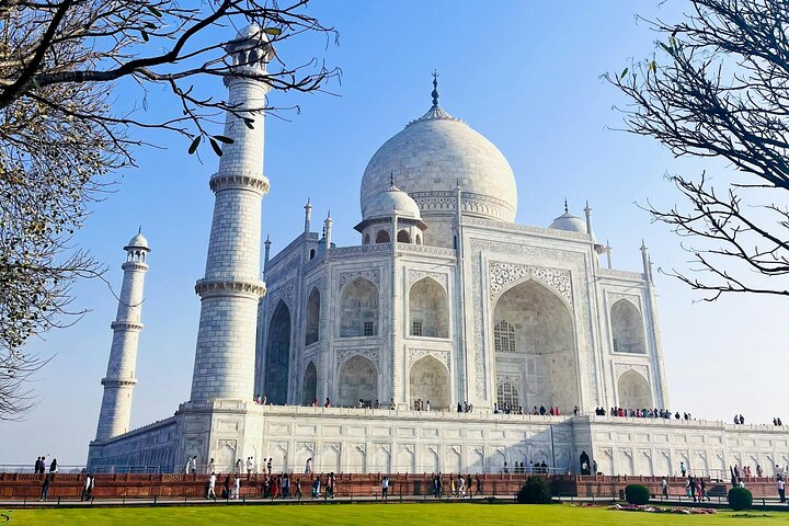 Sunrise Majesty: Private Taj Mahal & Agra Tour with Flights