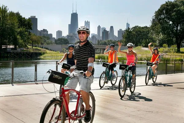 Chicago's Iconic Landmarks: A Riotous Bike Adventure