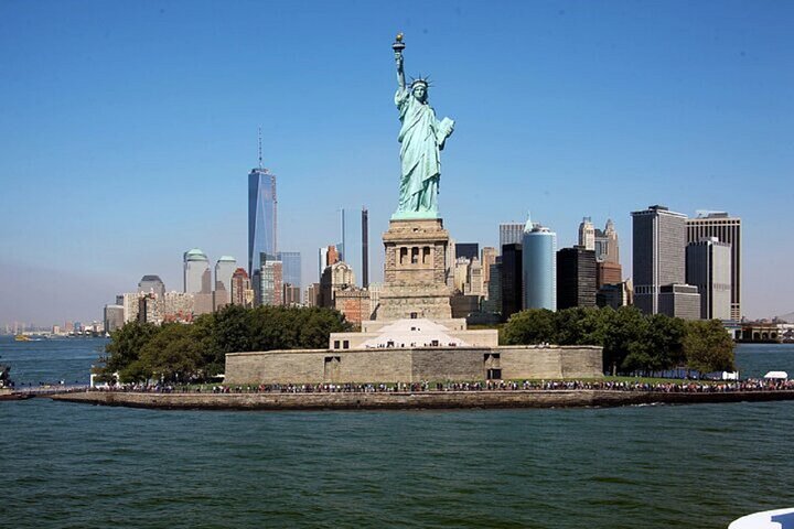 East Coast Adventure: 6-Day Tour from NYC to Philly, D.C., Niagara & Boston!