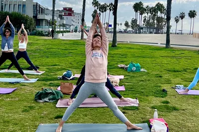 Harmonie au bord de l'océan: Cours de Vinyasa Yoga à Santa Monica