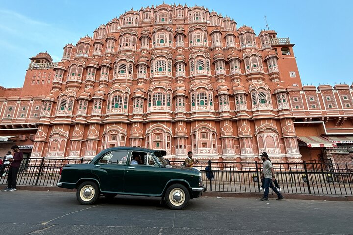 Jaipur's Royal Grandeur: An Exclusive Private Car Tour