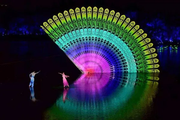 Hangzhou Night Tour: West Lake Show & Old Street