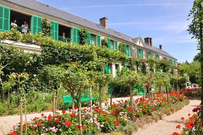 Giverny Small Group Tour: Monet's Art & Nature Escape