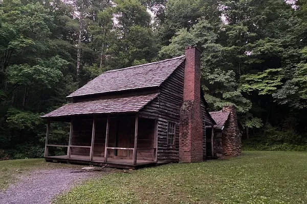 Uncover Cades Cove: A 5-Hour Mountain Heritage Journey