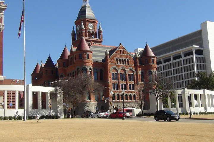 Discover Dallas: A Minivan City Highlights Tour