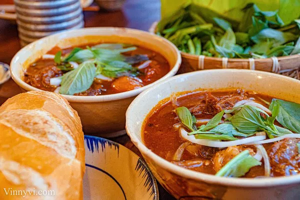 Ho Chi Minh City: Private Motorbike Street Food Tour