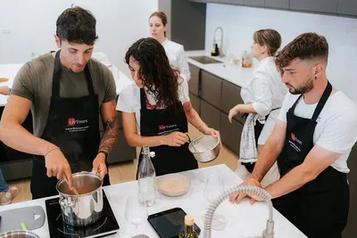 Rome Pizza Class: Cook, Eat & MasterChef Fun!