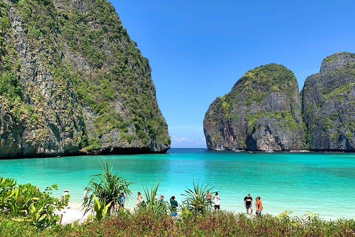 Discover Paradise: Phi Phi Islands Speedboat Adventure from Phuket