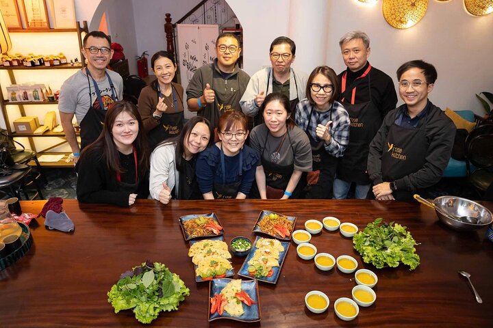 Hanoi Cooking Class: Market, Dishes & Free Pickup