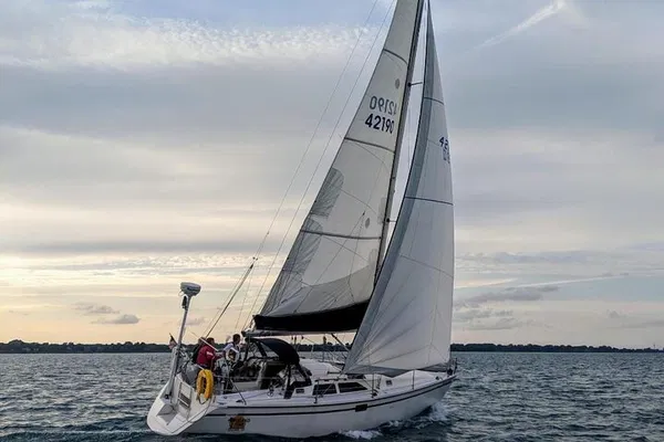 Set Sail on Lake Michigan: A 2-Hour Sailing Adventure