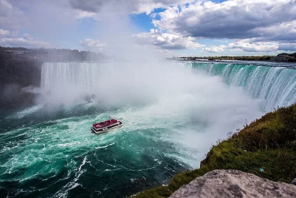 Niagara Falls Day Trip: Toronto Adventure with Boat Tour & Wine!