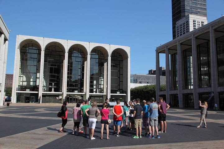 Discover NYC's Iconic Landmarks: A Whirlwind Sightseeing Coach Tour!